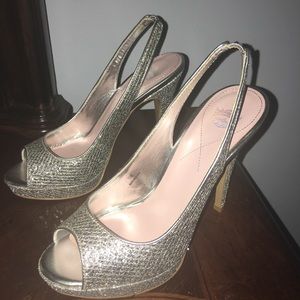 Silver pumps